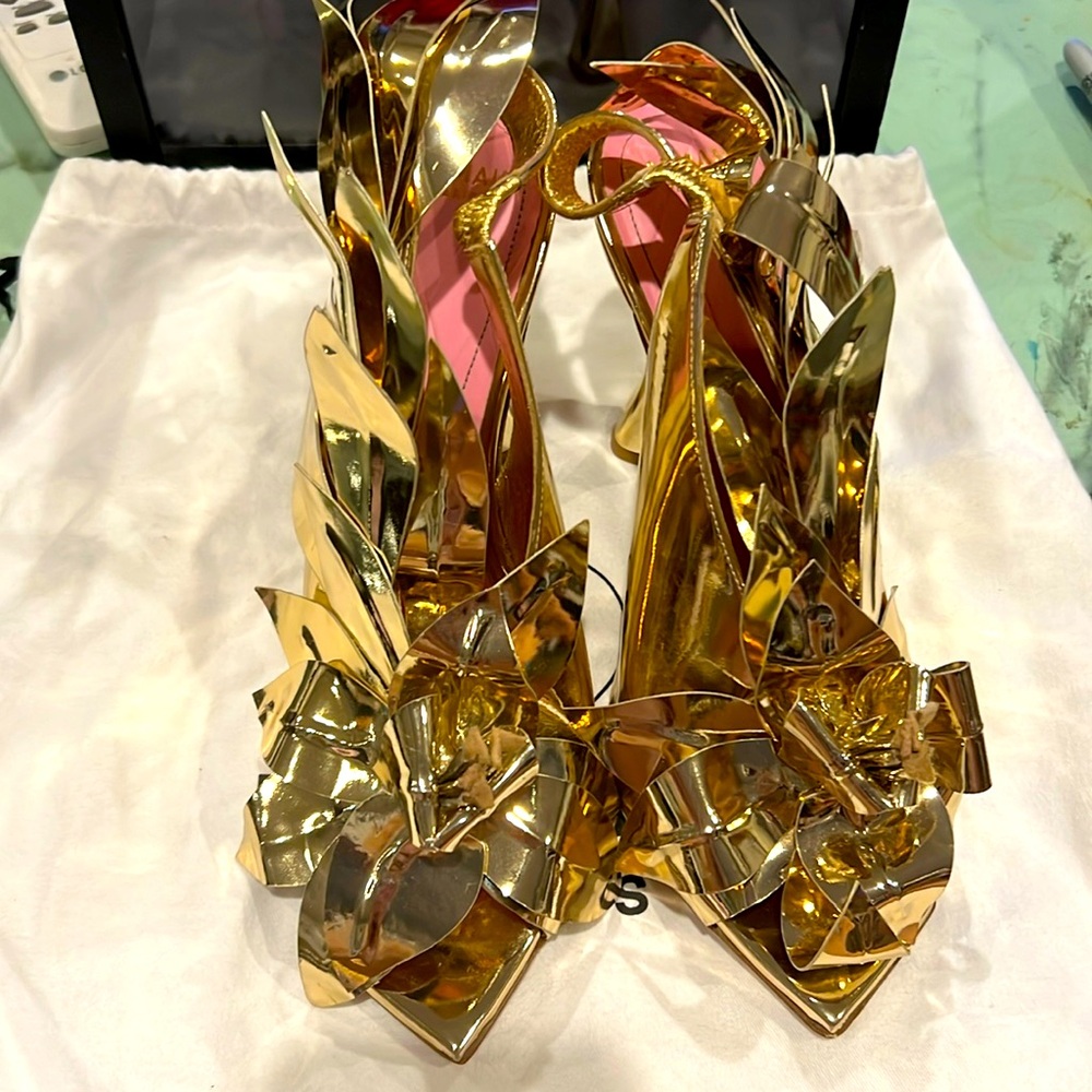 Balmain gold heels size 40